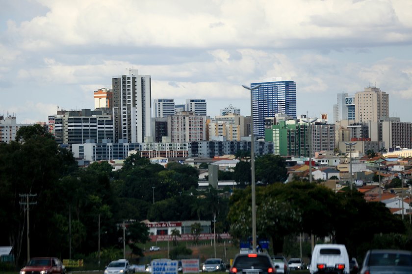 Bandidos Agridem Funcion Rio E Assaltam Loja No Centro De Taguatinga