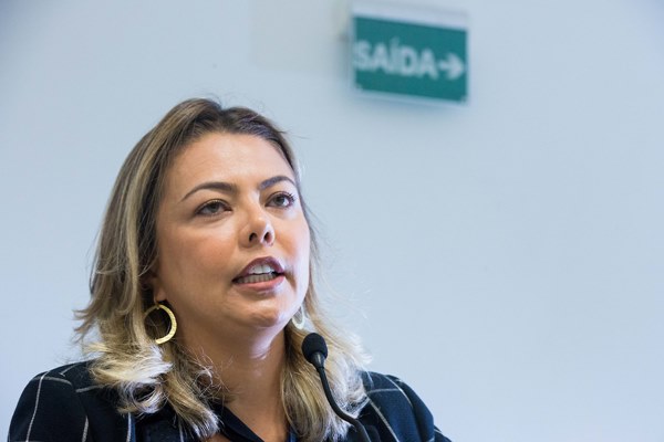 Senadora Leila do Vôlei entrará no PDT para concorrer ao governo do DF