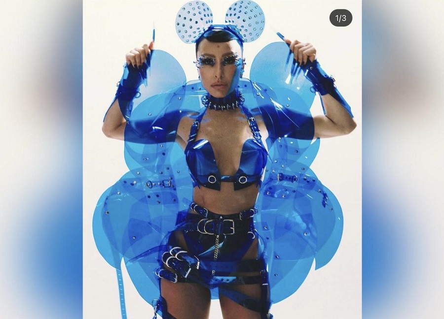 Carnaval Sabrina Sato Usa Look De R Mil Em Ensaio Da Vila Isabel