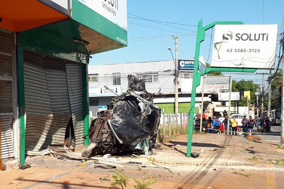 BMW Envolvida Em Racha Mortes Foi Flagrada A 123 Km H Por Radar