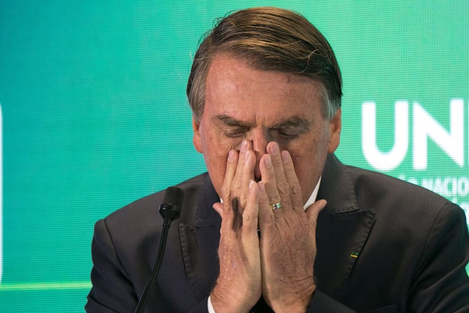 Bolsonaro vê provocação de Barroso e Fachin mas promete resistir