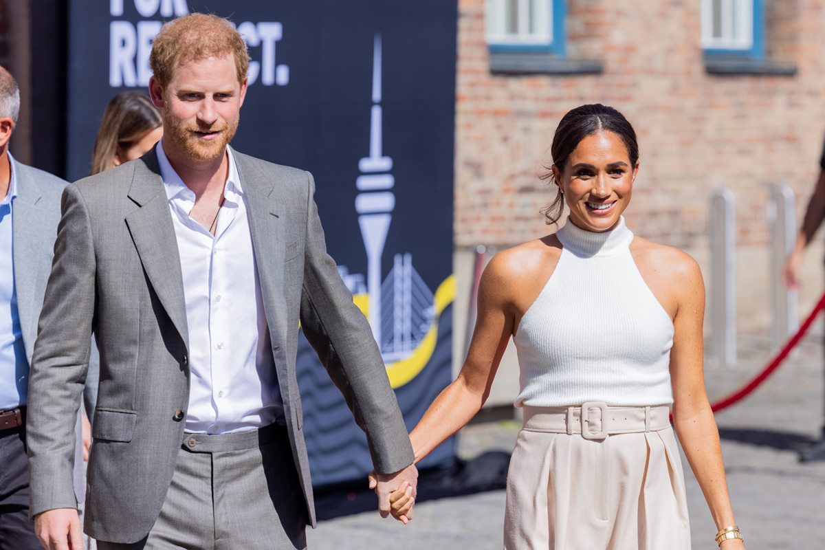 Meghan Markle diz que Harry é sortudo por tê la escolhido como esposa