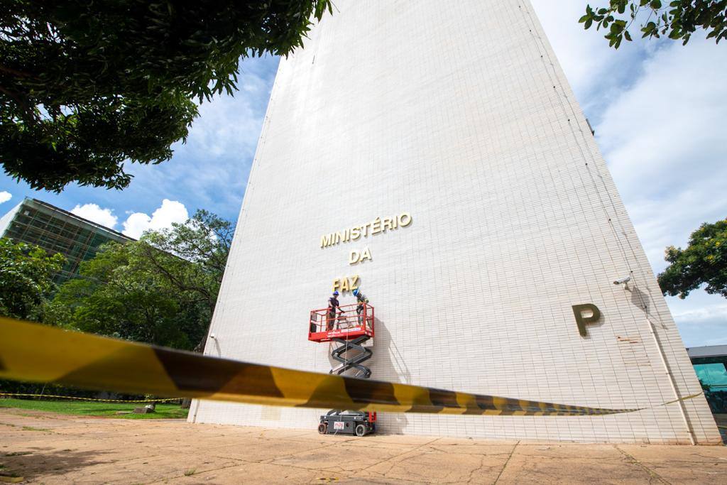 Fazenda Mostra Otimismo E Diz Que Pib Deve Crescer Em