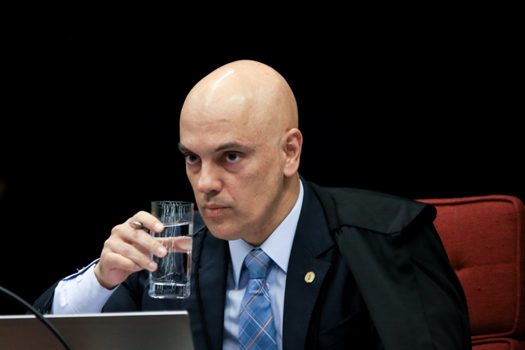 Alexandre De Moraes Revoga Pris O De Mulher Acusada De Roubar Gua Metr Poles