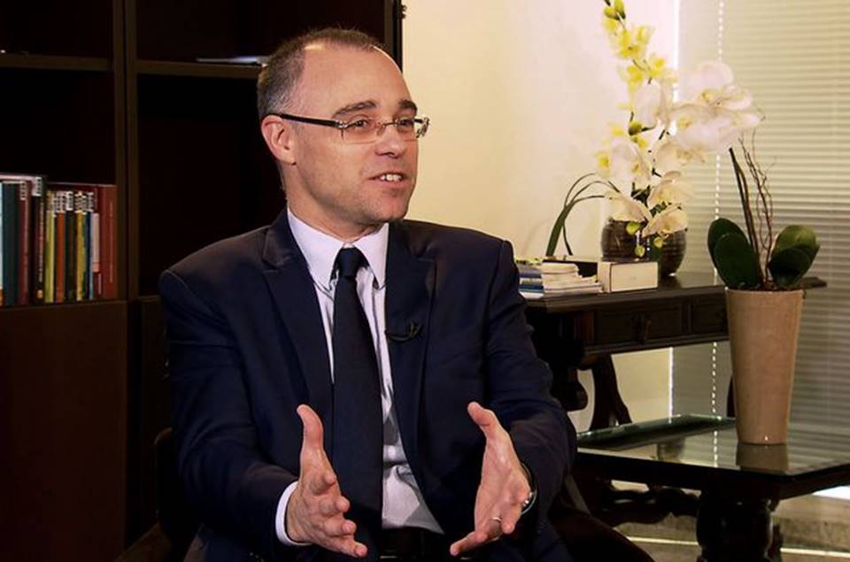 O isolamento de André Mendonça no evento de Gilmar Mendes Metrópoles