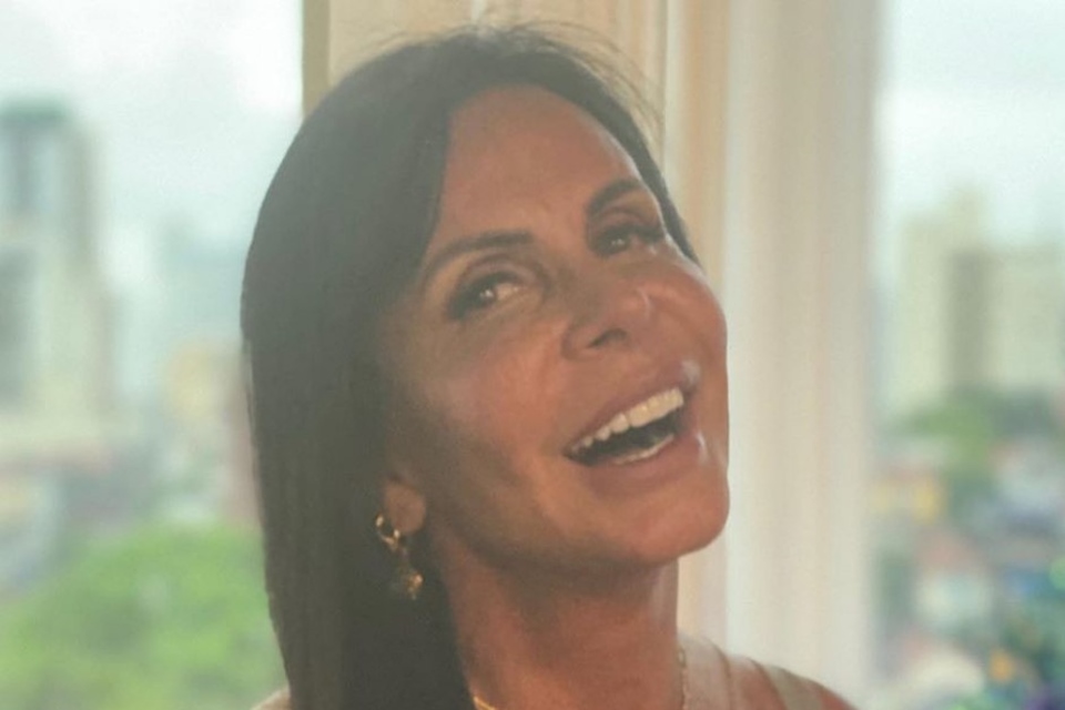 Gretchen revela estar nua em entrevista e surpreende apresentadores ...