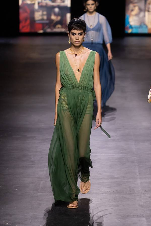 Modelo na passarela de primavera/verão 2021 da Dior, durante o Paris Fashion Week