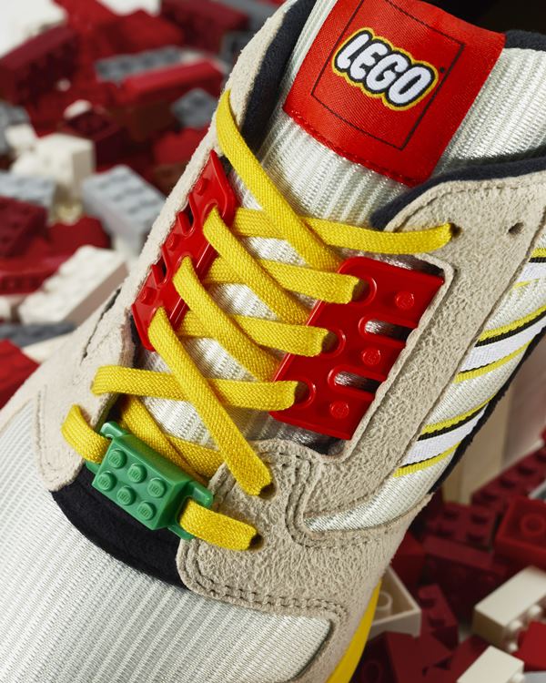 Tênis Lego em colaboração com a Adidas