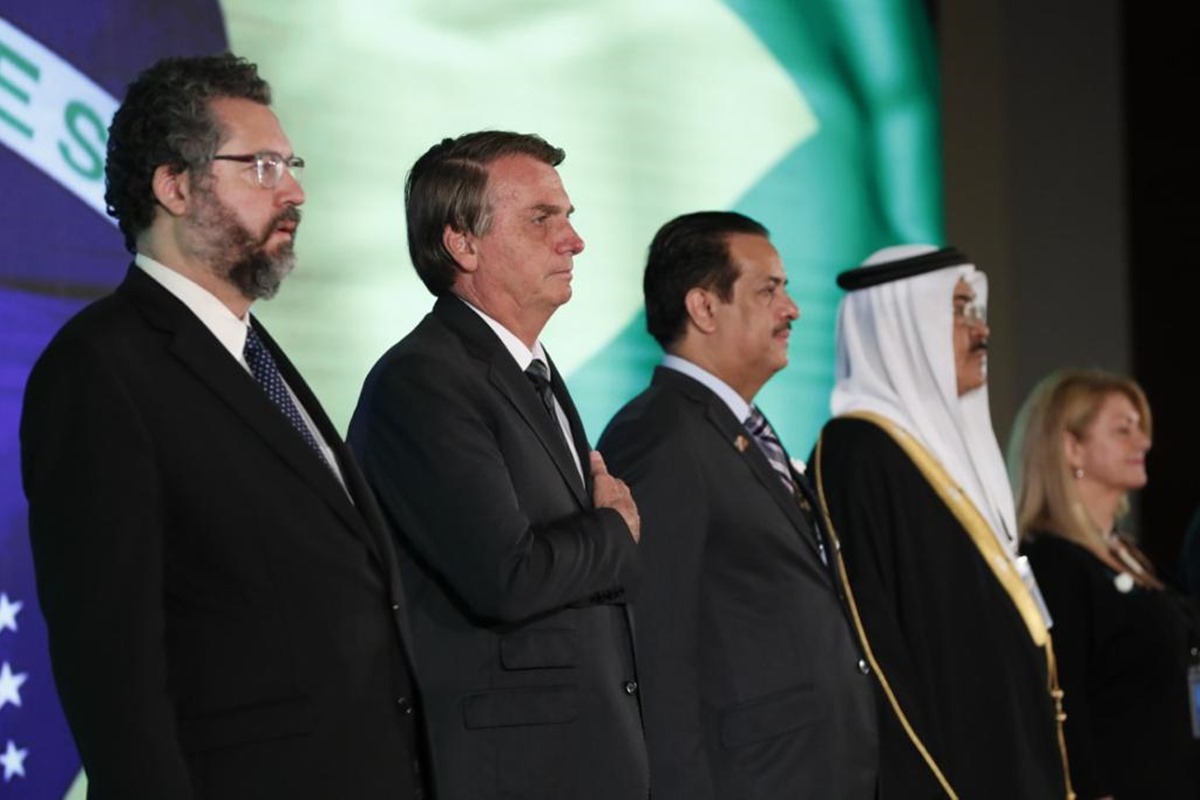 Ernesto Araújo, Jair Bolsonaro, Abdula Aldoseri, Sheikh Khalid Khalifa Duaji Alkhalifa e Betsy Mathieson