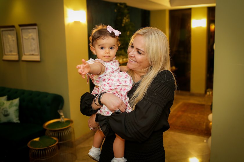 Roseane Jordão com a neta Olivia 