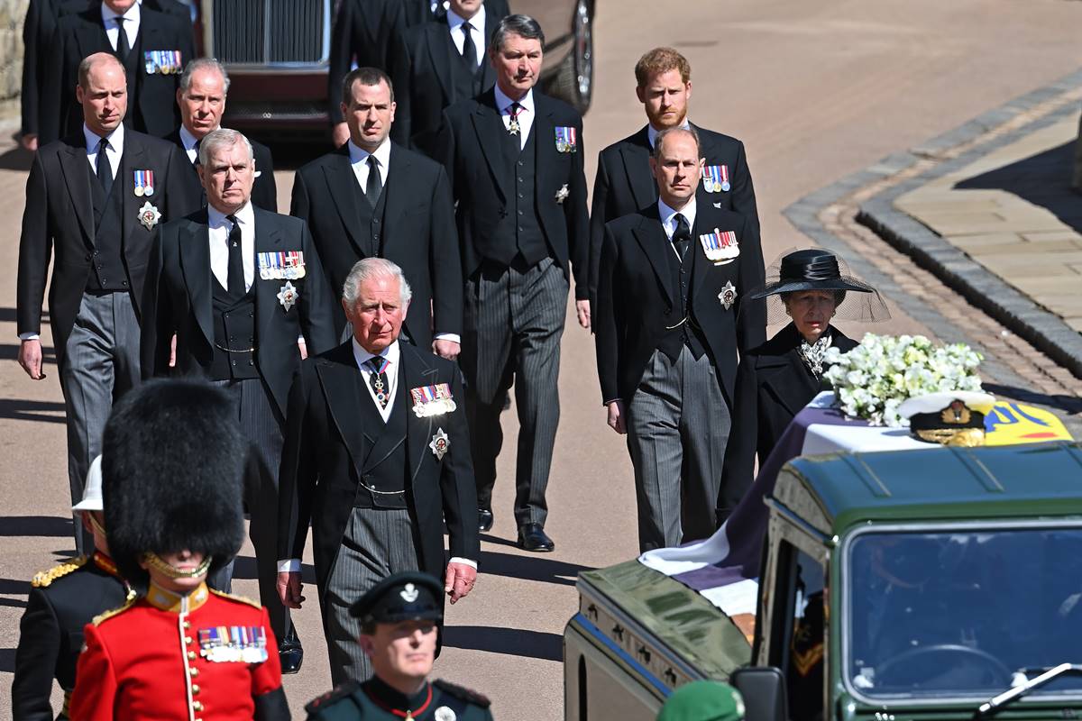Príncipe Charles no funeral de Philip