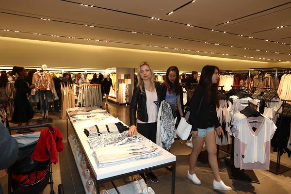 New Zealand's First Zara Store Opens In Auckland