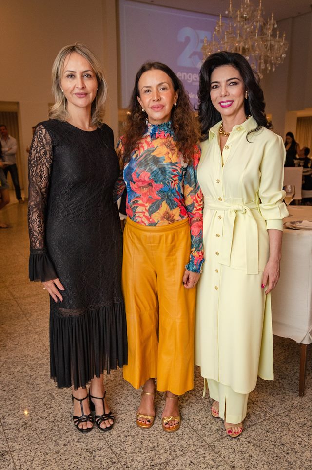 Três mulheres juntas