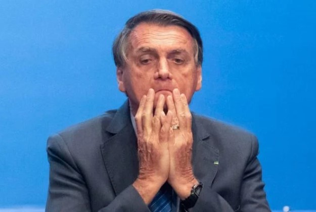 Jair Bolsonaro, atual presidente do Brasil para o mandato de 2018 a 2022. Ele tem cabelos curtos, pretos e usa terno e gravata - Metrópoles