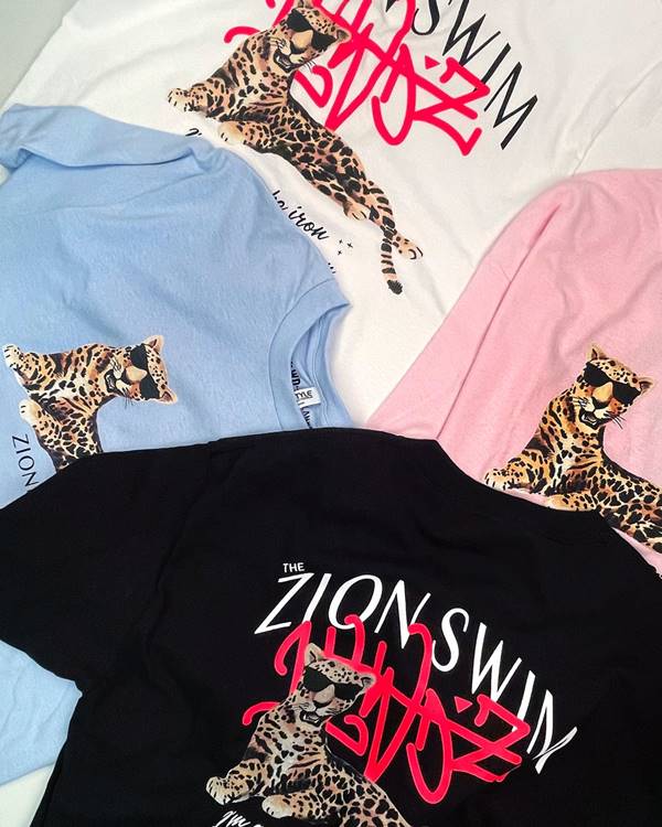 Camisetas da collab Zion Swim com a Hollywoodog'z