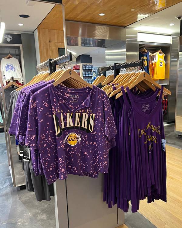 Camisetas do Lakers na NBA Store - Metrópoles