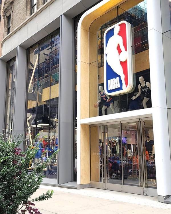 Fachada da NBA Store em Nova York - Metrópoles