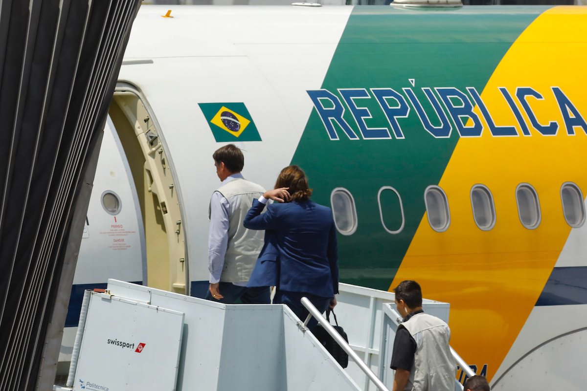 Confins (MG), 26/01/2019 Presidente Jair Bolsonaro retornando para brasilia apos sobrevoo na região do Rompimento da barragem da Vale no corrego do Feijao. Local: Aeroporto Internacional de Confins - Tancredo Neves. Foto: