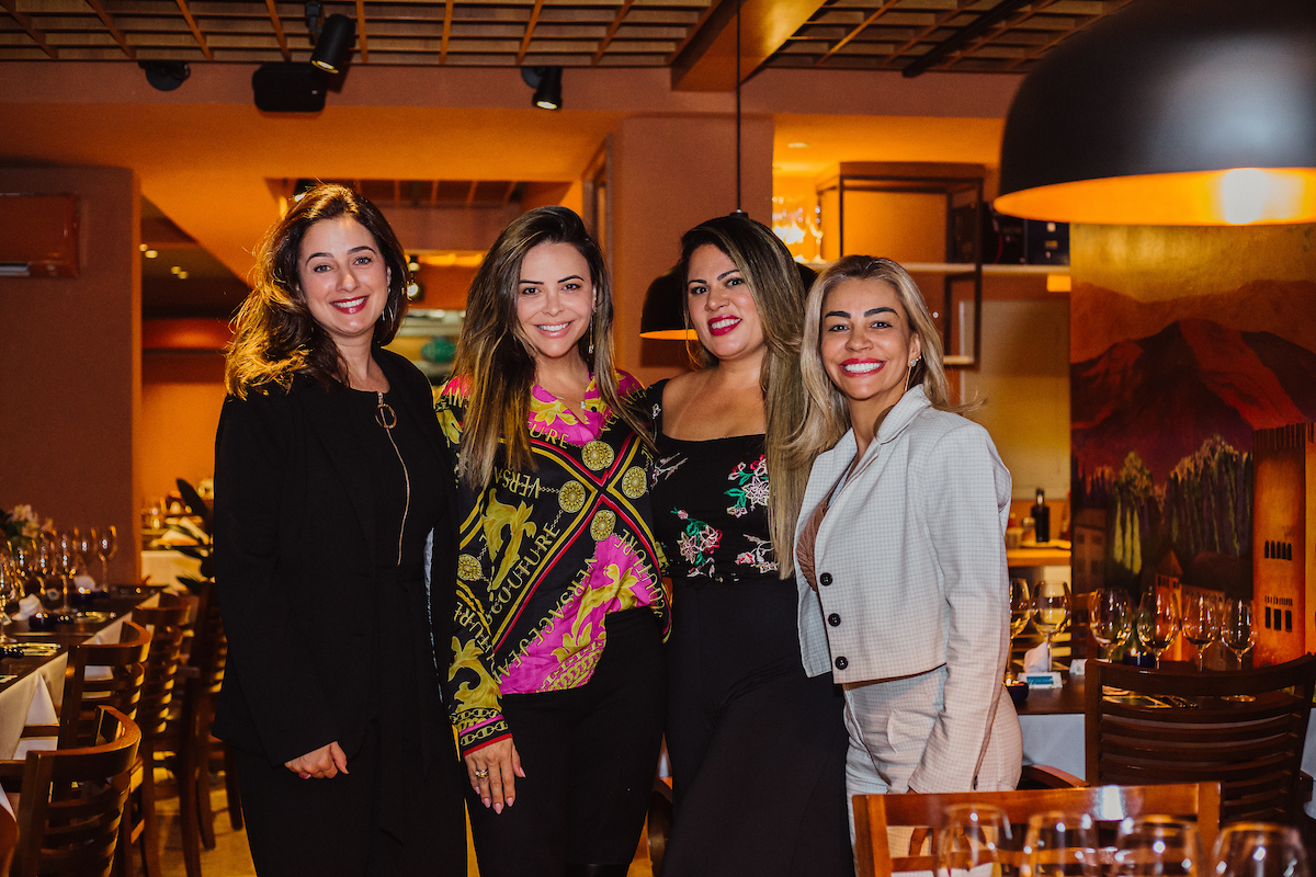 Luciana Sedlmayer, Wanessa Sedlmayer, Ana Mayer e Elizabeth Dias