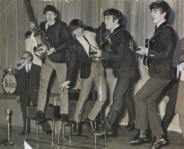 The Beatles em 1963 pulando - Metrópoles