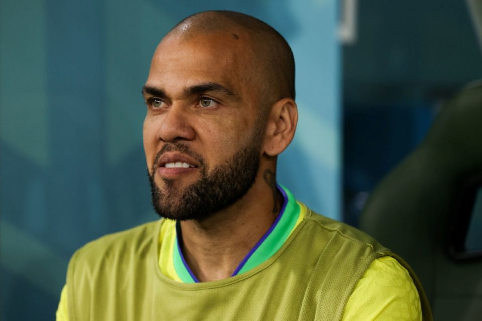 Imagem colorida de Daniel Alves, preso na Espanha pelo crime de violência sexual- Metrópoles