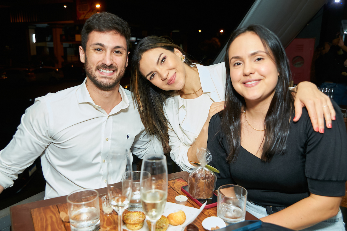 Arthur Simas, Juliana Andrade e Renata Ribeiro