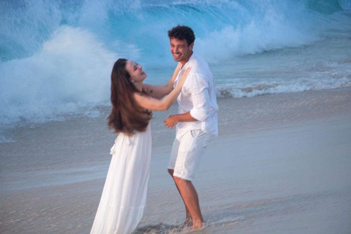 Foto colorida de Larissa Manoela e André Luiz Frambach - Metrópoles