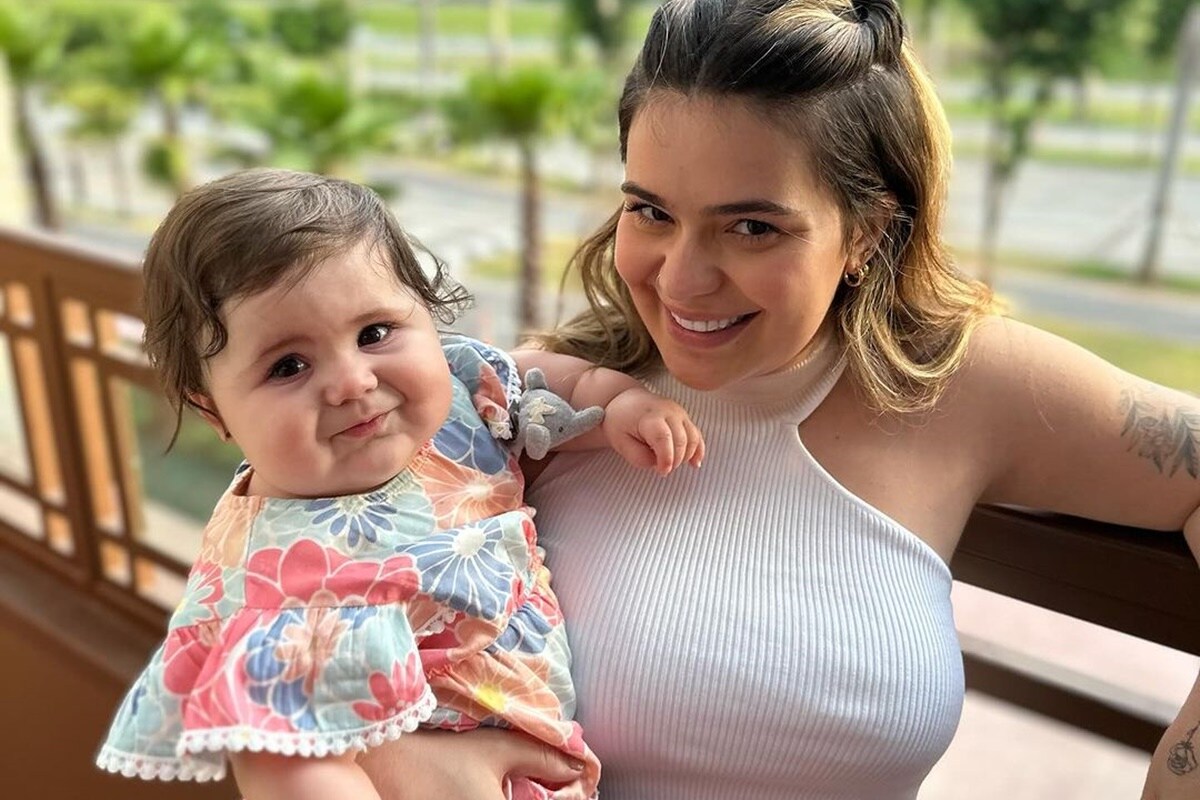 Viih Tube posa com a filha, Lua - Metrópoles