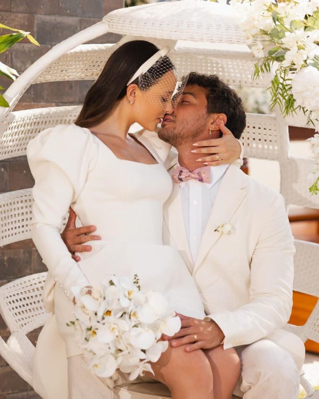 Larissa Manoela e André Luiz Frambach dão beijinho após o casamento - Metrópoles