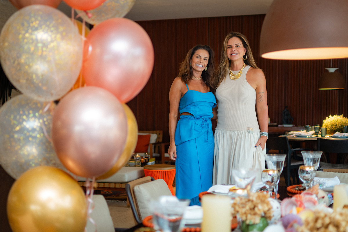 Claudia Salomão organiza almoço de aniversário para Ivana Valença