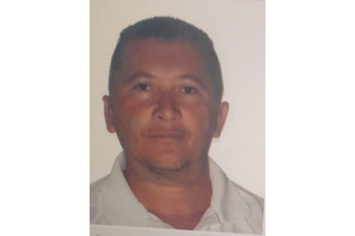 Retrato de homem pardo, cabelos curtos e olhos repuxados - Metrópoles