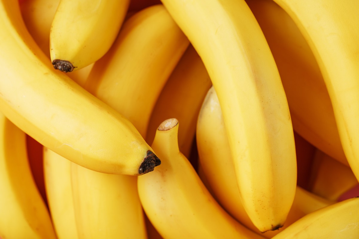 Banana é famosa por prender o intestino