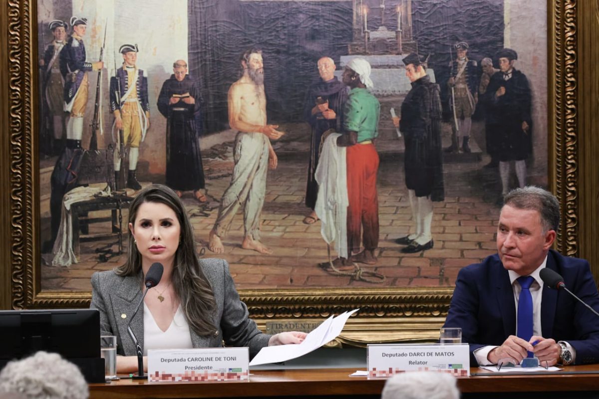 imagem colorida mostra ccj da camaara dos deputados parecer marielle chiquinho brazão - Metrópoles