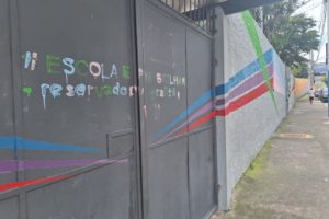 imagem colorida mostra fachada da escola thomazia montoro; professores reclamam da falta de atendimento psicológico - metrópoles