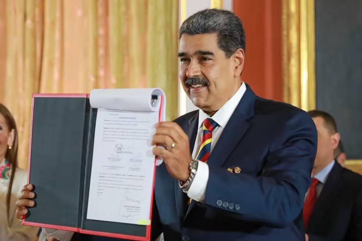 imagem colorida Nicolas Maduro promulga lei que cria territorio da venezuela na guiana