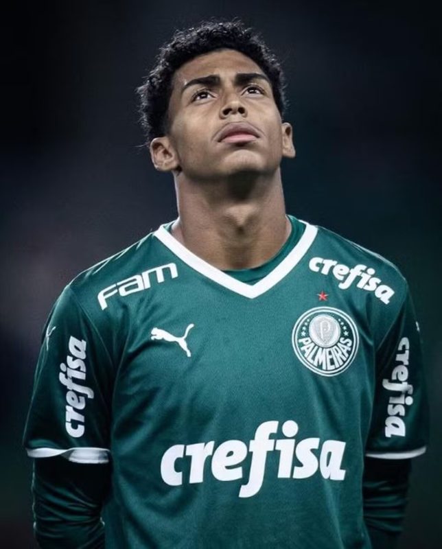 Luighi Henry, do Palmeiras, é clicado em campo - Metrópoles