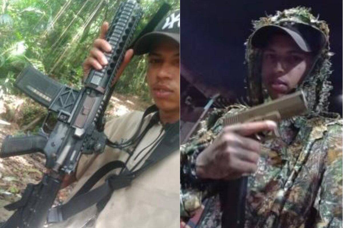 Montagem com duas fotos, do mesmo homem, segurando um fuzil (esq) e uma pistola (dir) - Metrópoles
