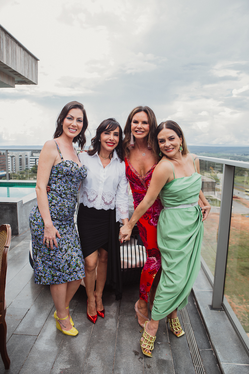 Silvana Chaves e Lara Torres celebram Claudia Salomão