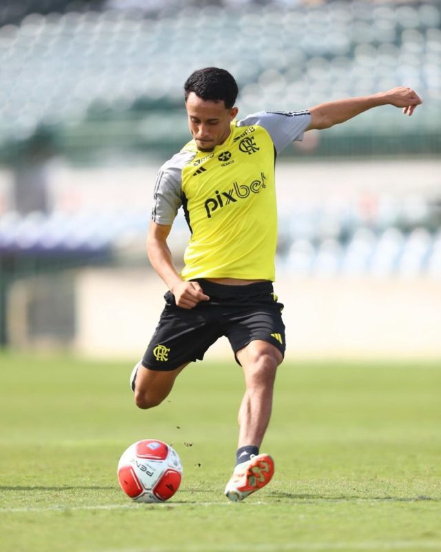 Matheus Gonçalves é clicado durante os treinos - Metrópoles
