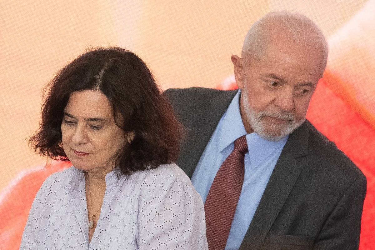 Imagem colorida de Nísia e Lula - Metrópoles