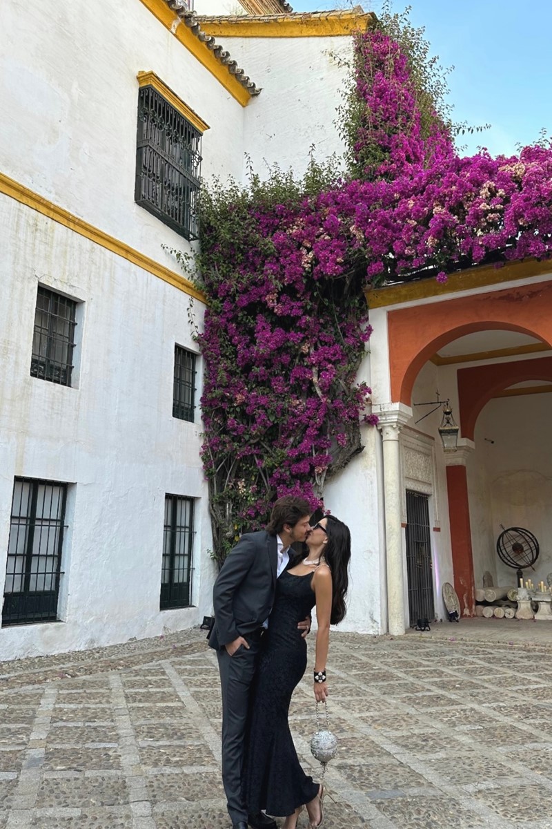 Cesca Civita e Victor Iglesias promovem festa pré-casamento em Sevilha