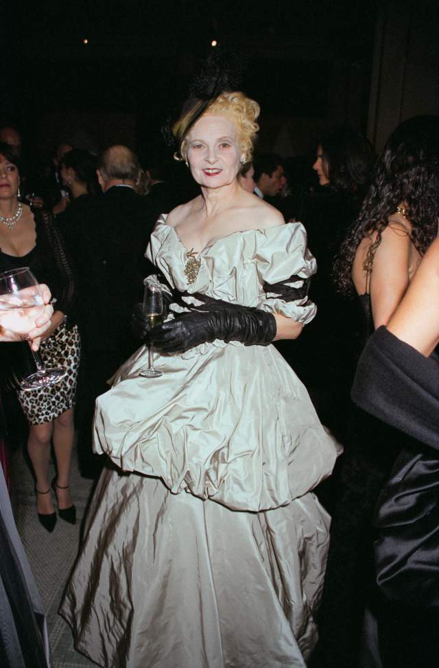 Vivienne Westwood: peças do acervo pessoal da designer serão leiloadas ...