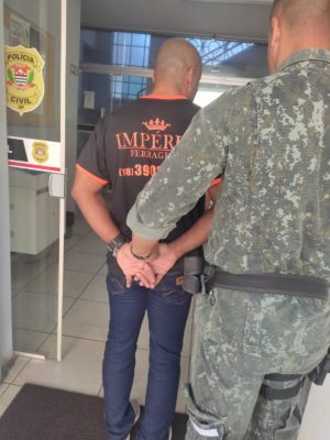 foto colorida de procurado pela Justiça capturado pela Polícia Ambiental em Presidente Venceslau, interior de SP - Metrópoles