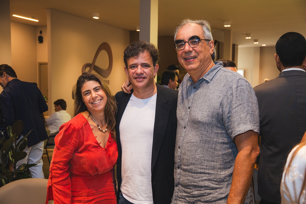 Camila Alves, Paulo Renato Alves e Marcelo Dionísio