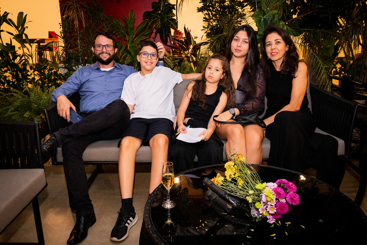 Família Juvenal: André, Alexandre, Sara, Lívia e Gisele