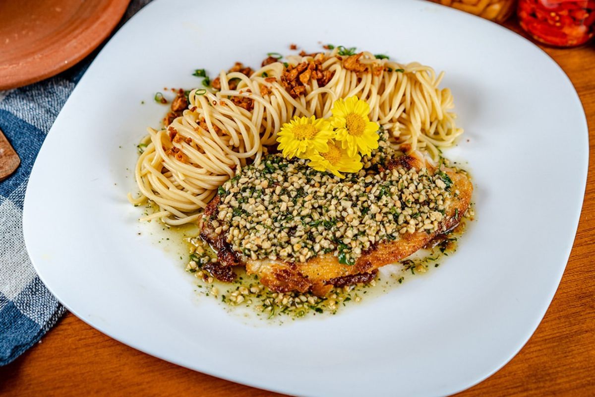 Foto colorida de um prato de comida - Metrópoles