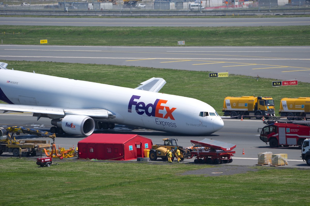 Vídeo: avião faz pouso de barriga em aeroporto de Istambul